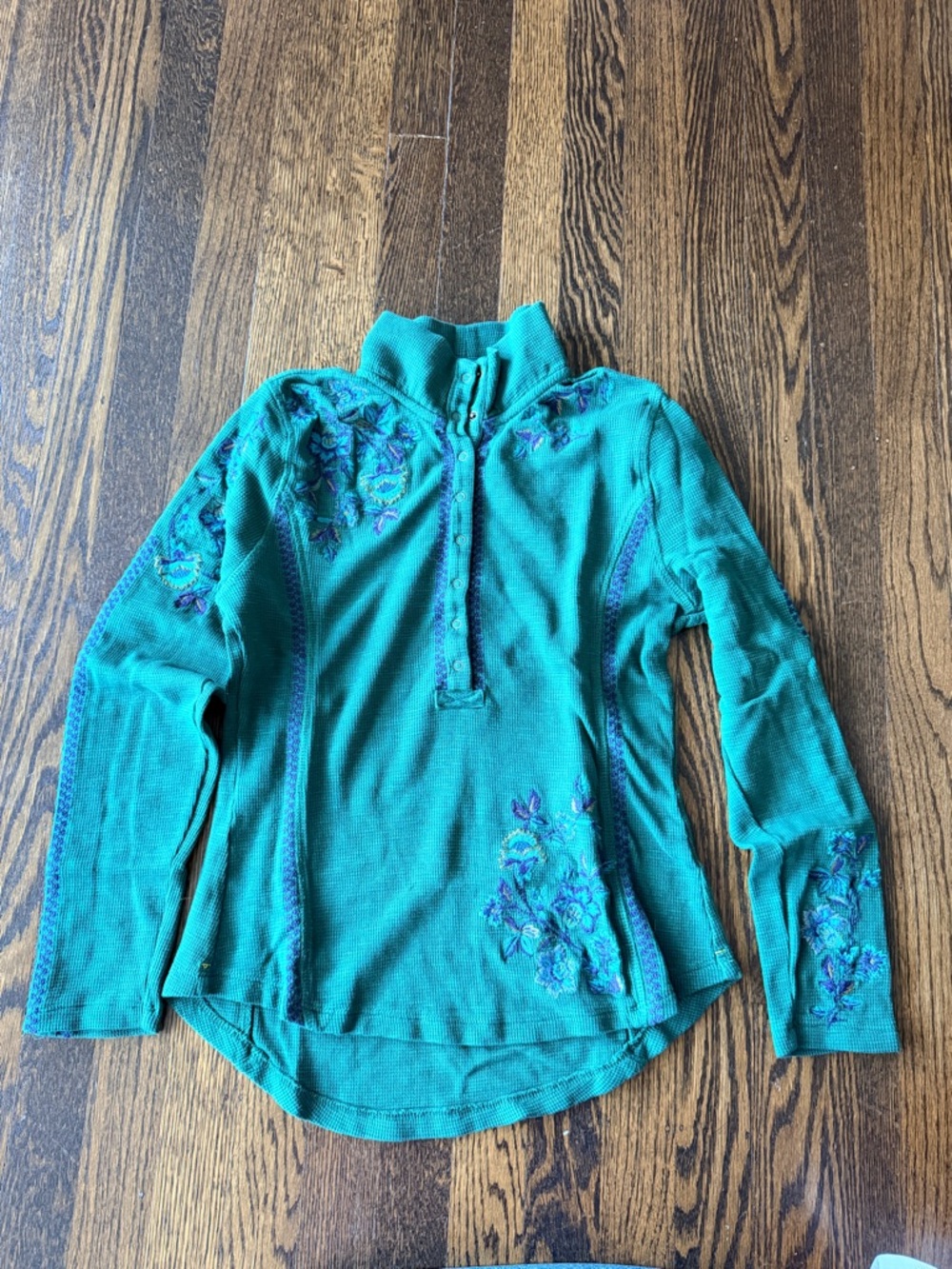 Sundance Green Embroidered Henley thermal Pullover small petite